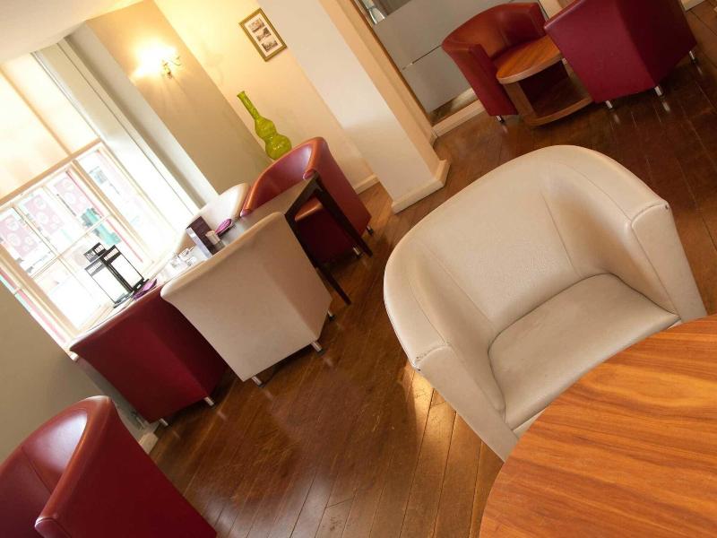Warwick Arms Hotel - Lobi