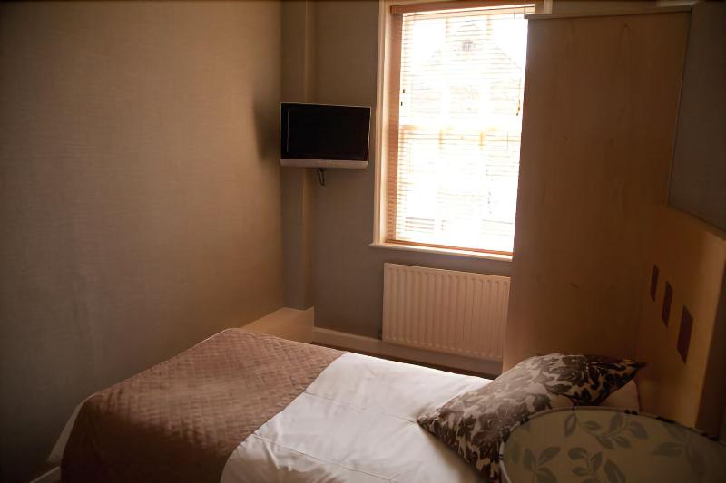 Warwick Arms Hotel - Oda