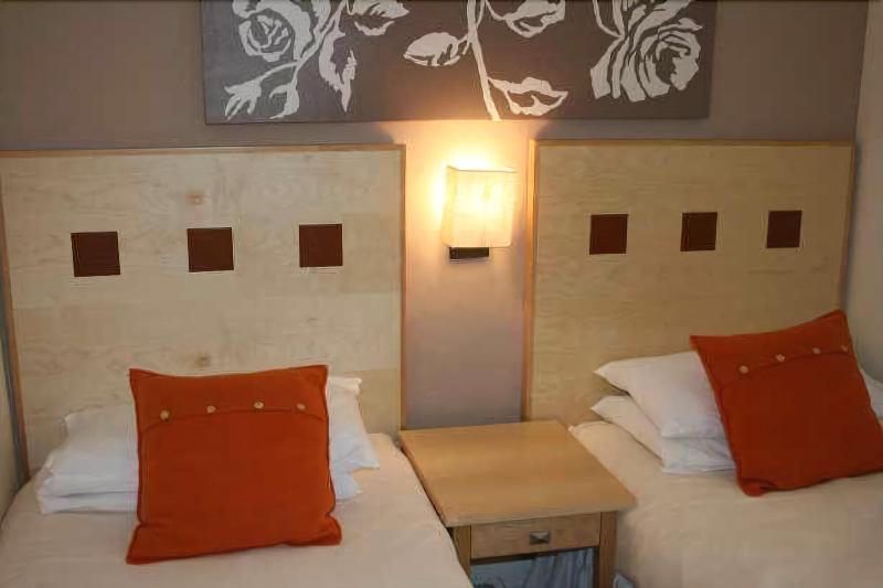 Warwick Arms Hotel - Oda