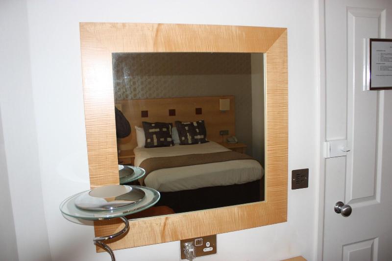 Warwick Arms Hotel - Oda