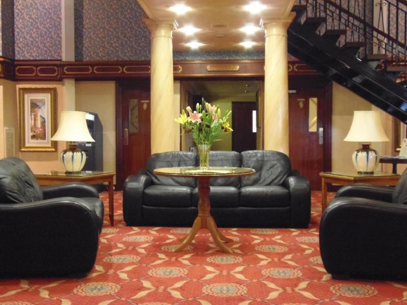 Lakeside International Hotel - Lobi