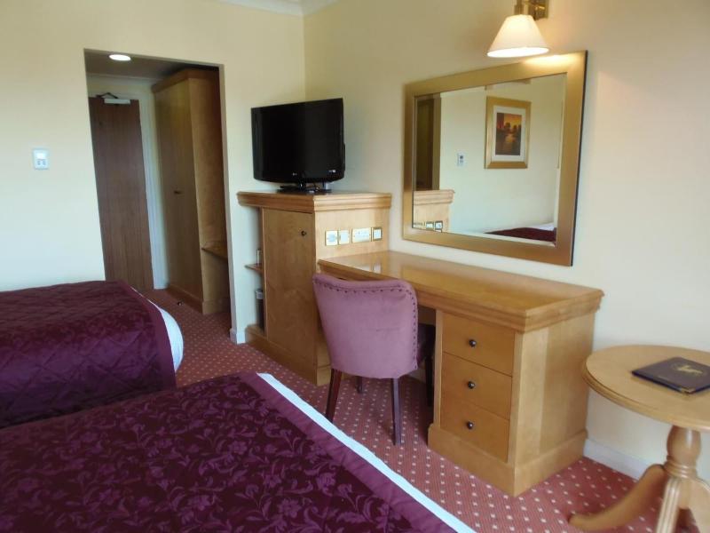Lakeside International Hotel - Oda
