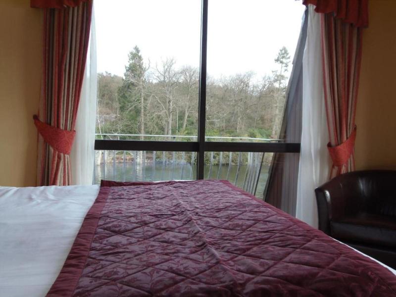 Lakeside International Hotel - Oda
