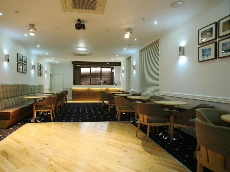 Ashley Victoria Hotel - Bar