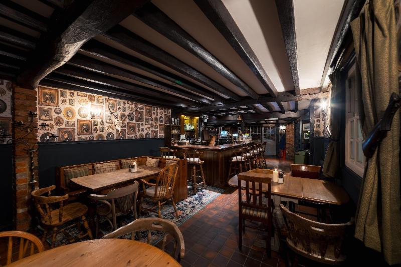 George And Dragon - Bar