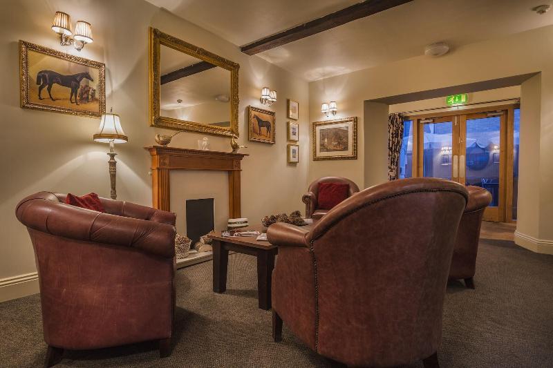 The Feathers Hotel - Lobi