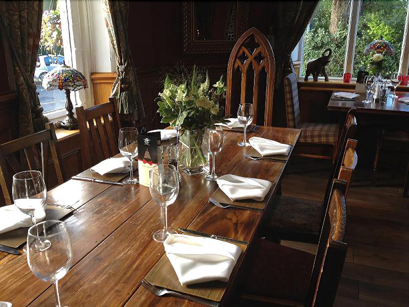 The Royal Oak Hotel And Restaurant - Restoran