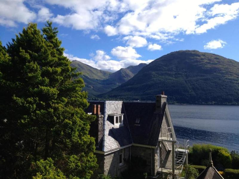 The Lodge On The Loch - Genel