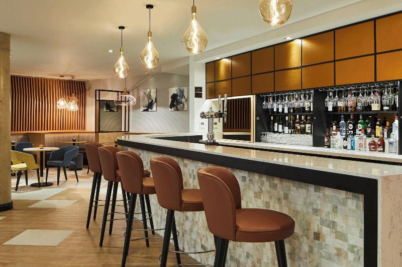 Courtyard By Marriott Oxford City Centre - Bar