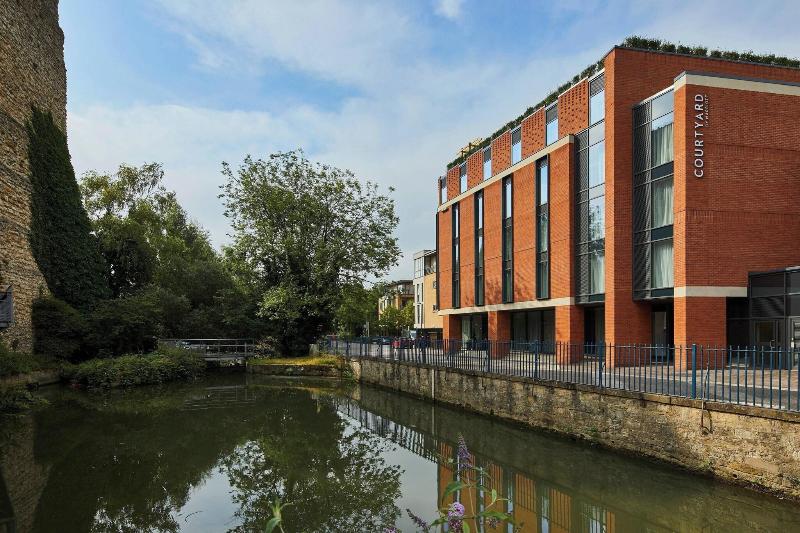 Courtyard By Marriott Oxford City Centre - Genel