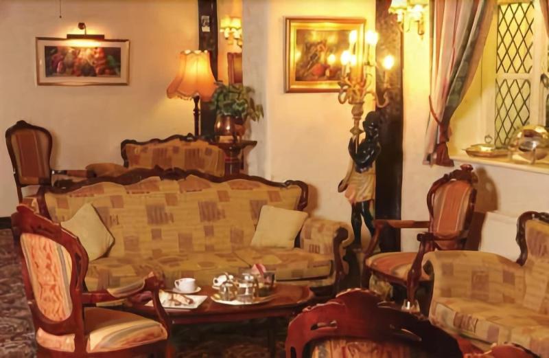 Albright Hussey Manor - Bar