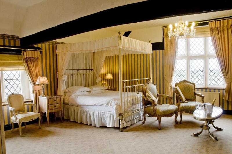 Albright Hussey Manor - Oda