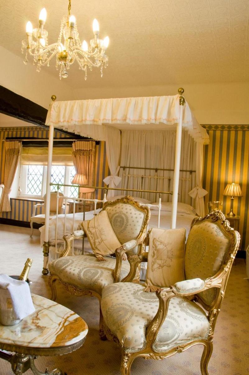 Albright Hussey Manor - Oda