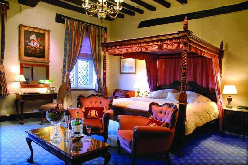Albright Hussey Manor - Oda