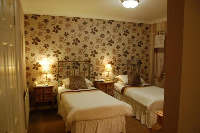 Albright Hussey Manor - Oda