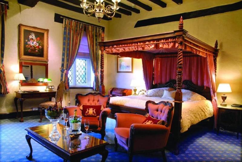 Albright Hussey Manor - Oda