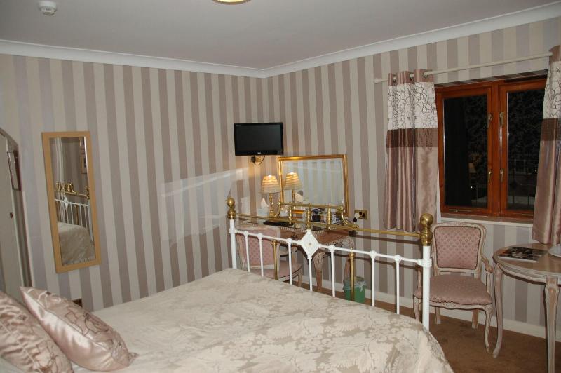 Albright Hussey Manor - Oda