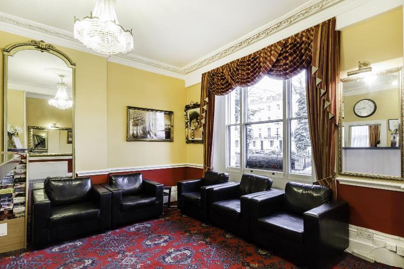 Tudor Court Hotel - Lobi
