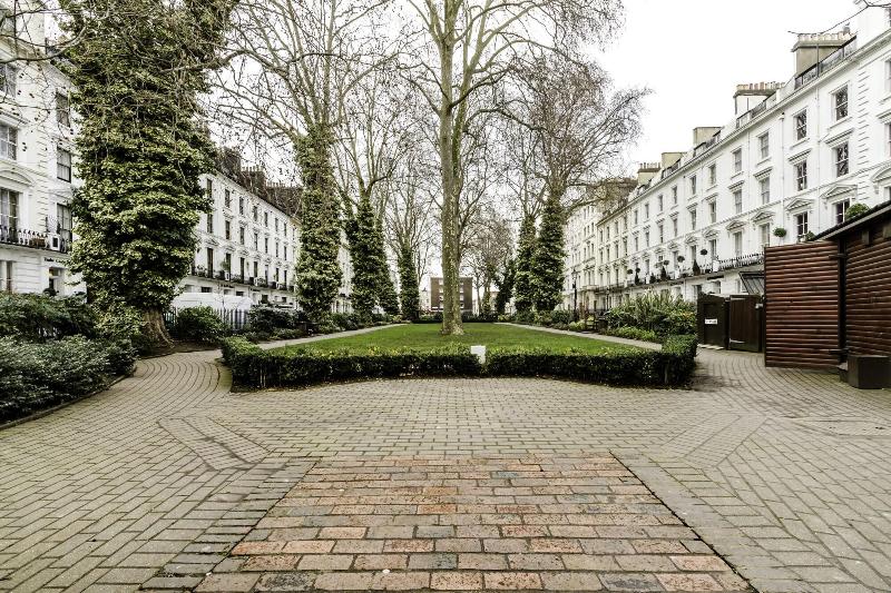 Tudor Court Hotel - Genel