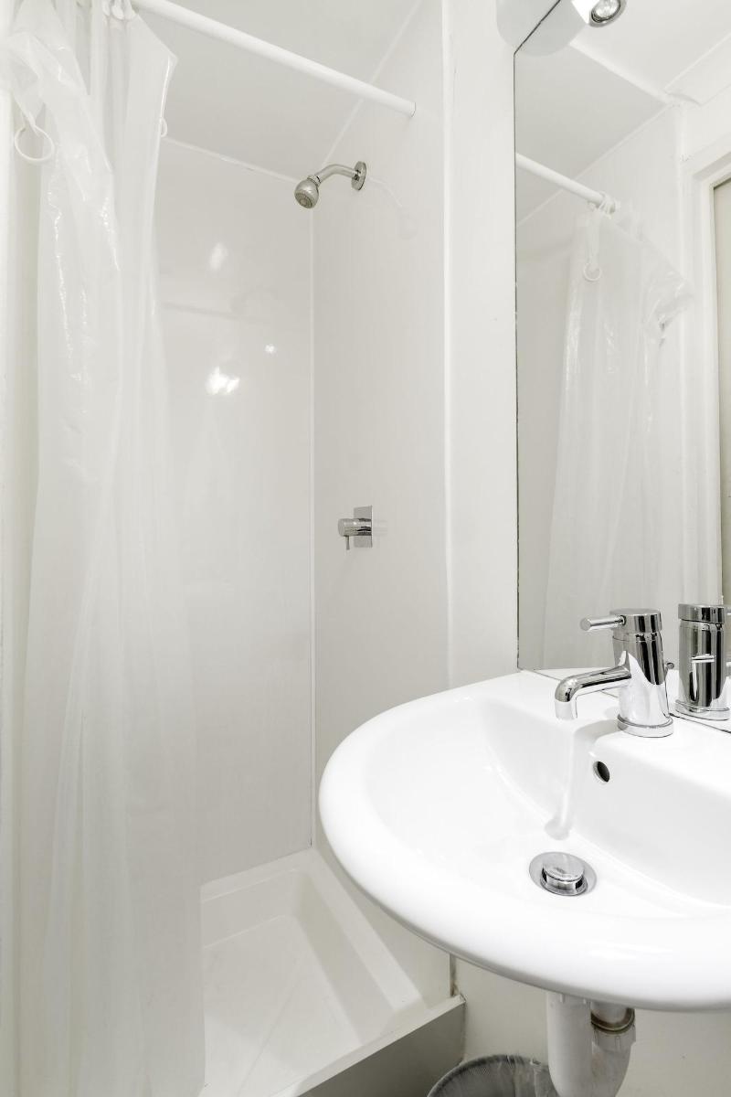 Tudor Court Hotel - Oda