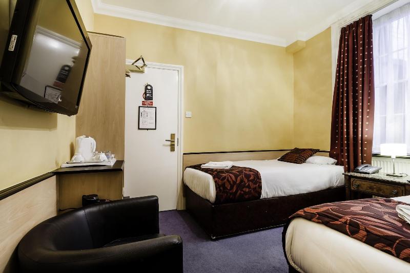 Tudor Court Hotel - Oda