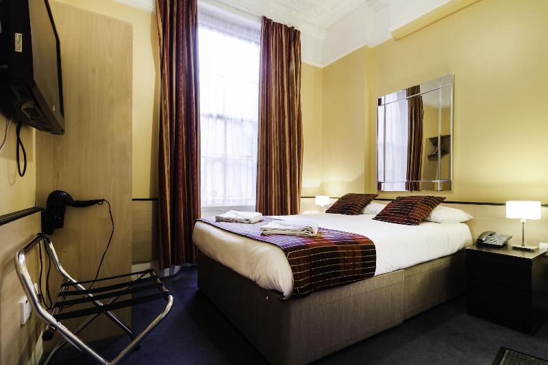 Tudor Court Hotel - Oda