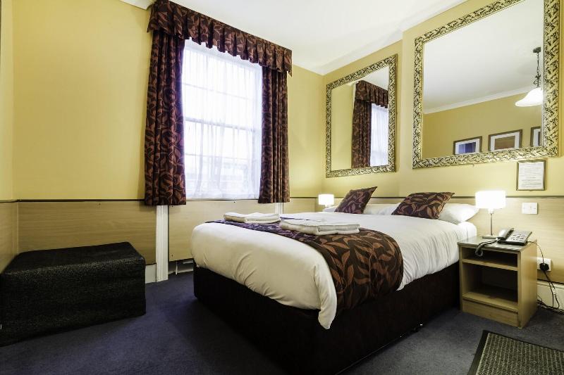 Tudor Court Hotel - Oda
