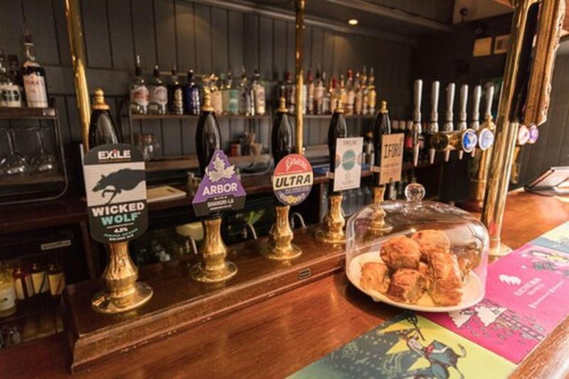 The Black Fox - Bar