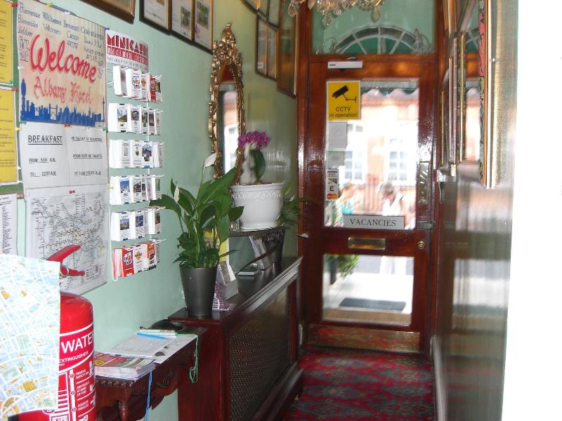 Albany Hotel - Lobi