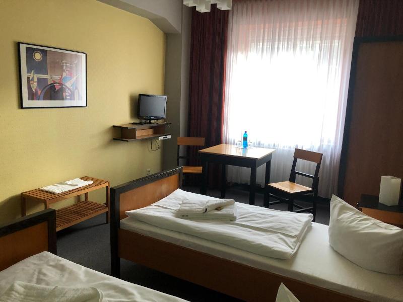 Haus des Volkes - Das Bauhaushotel - Genel
