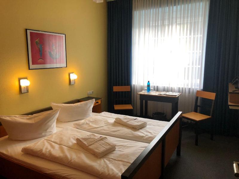 Haus des Volkes - Das Bauhaushotel - Genel
