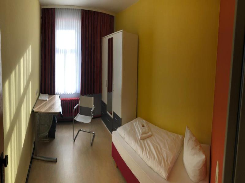Haus des Volkes - Das Bauhaushotel - Genel