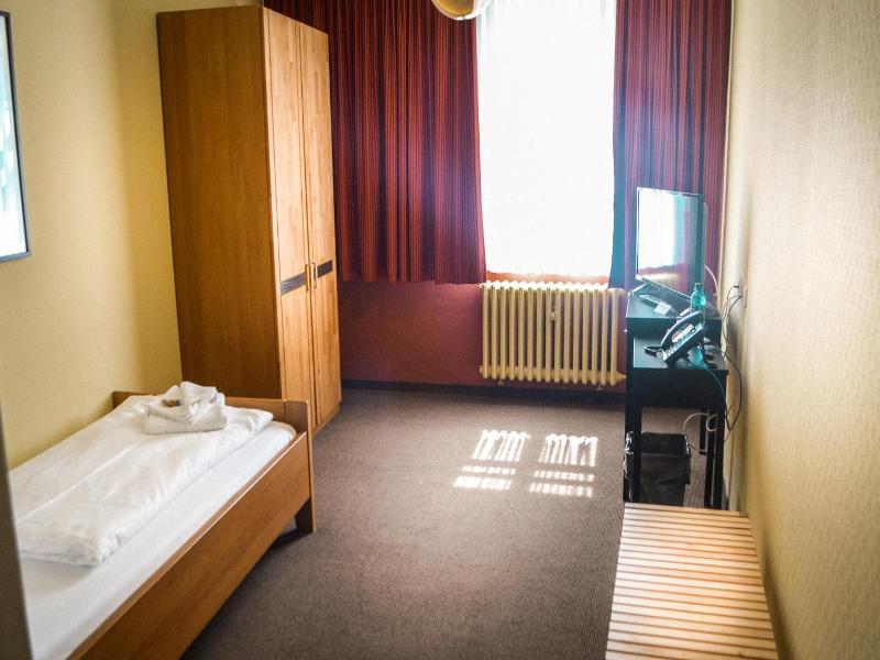 Haus des Volkes - Das Bauhaushotel - Genel