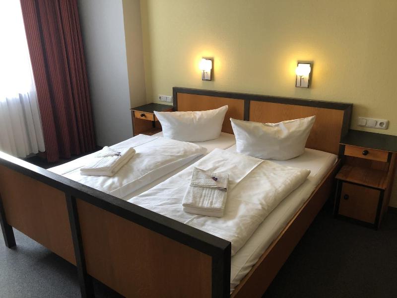 Haus des Volkes - Das Bauhaushotel - Oda