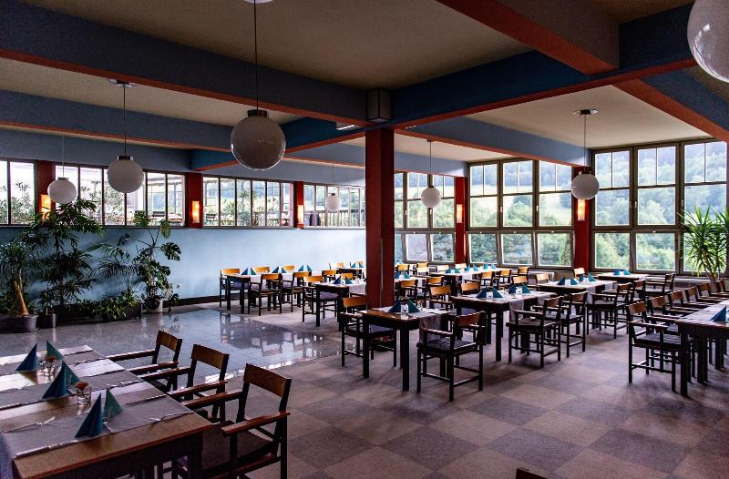 Haus des Volkes - Das Bauhaushotel - Restoran