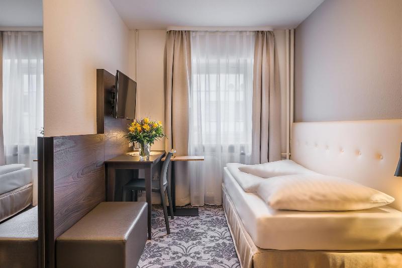 Signature Hotel Astoria Hamburg - Oda