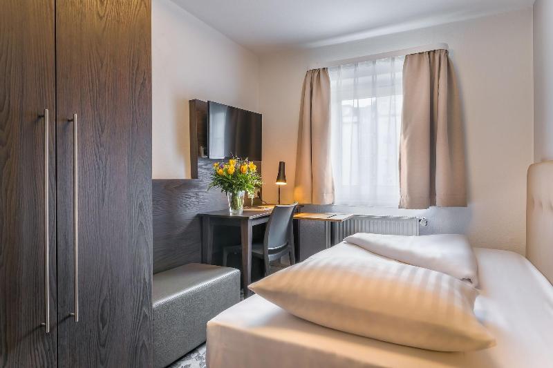 Signature Hotel Astoria Hamburg - Oda