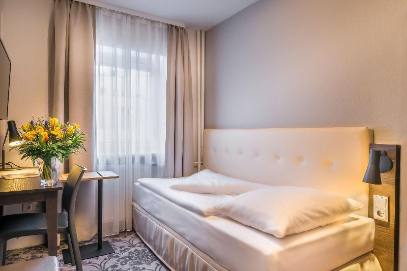 Signature Hotel Astoria Hamburg - Oda