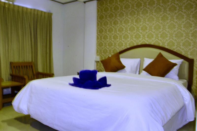At Bangkok Hotel - Oda