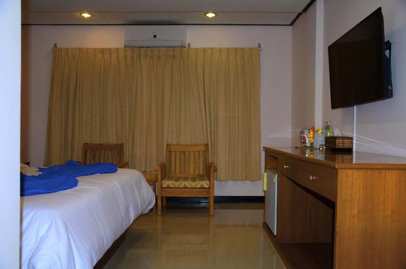 At Bangkok Hotel - Oda
