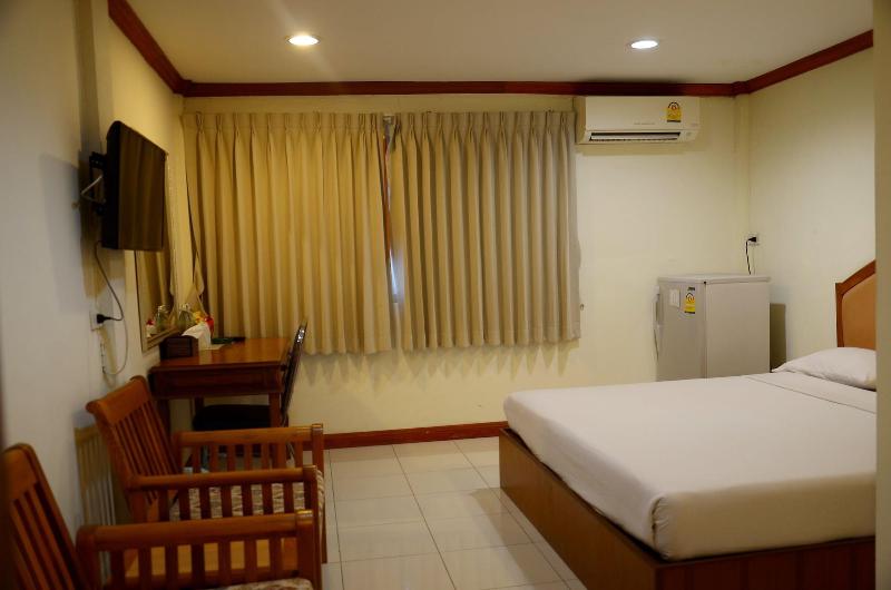 At Bangkok Hotel - Oda