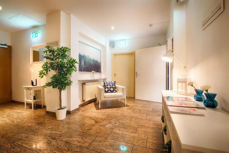Home Hotel - Lobi