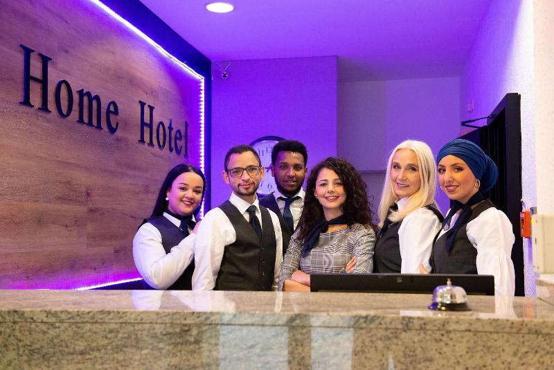 Home Hotel - Lobi