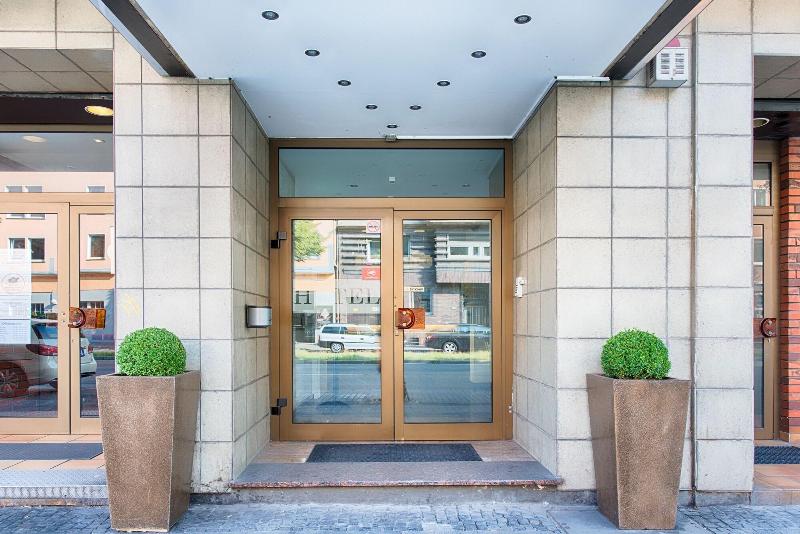 Home Hotel - Genel