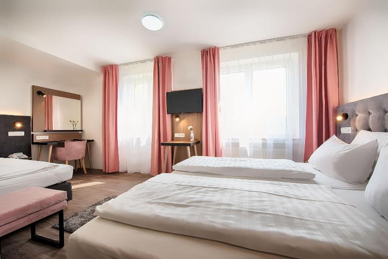 Home Hotel - Oda