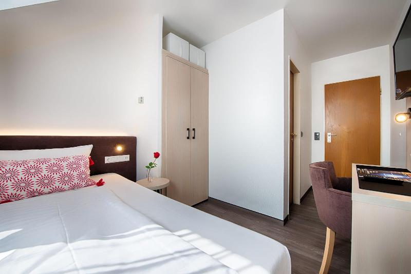 Home Hotel - Oda