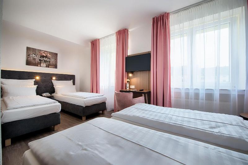 Home Hotel - Oda