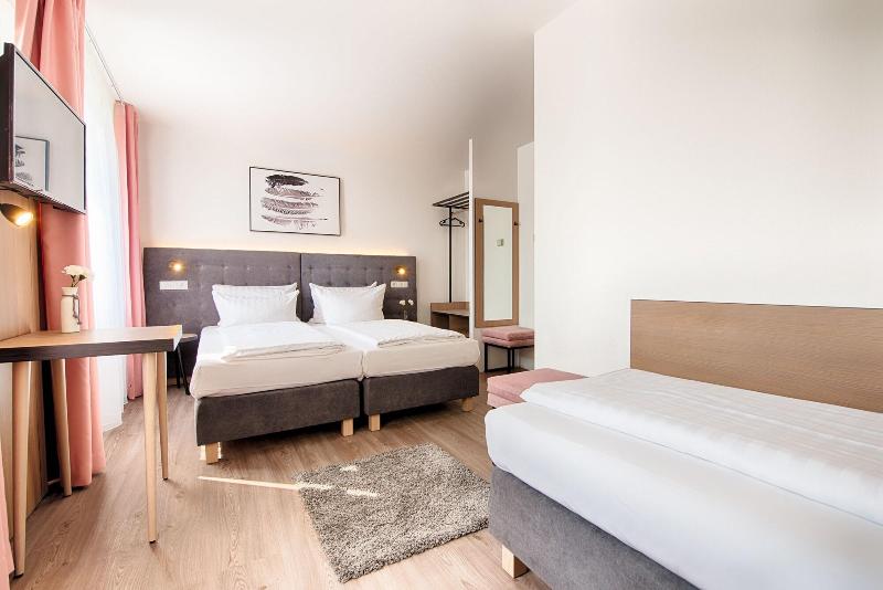 Home Hotel - Oda