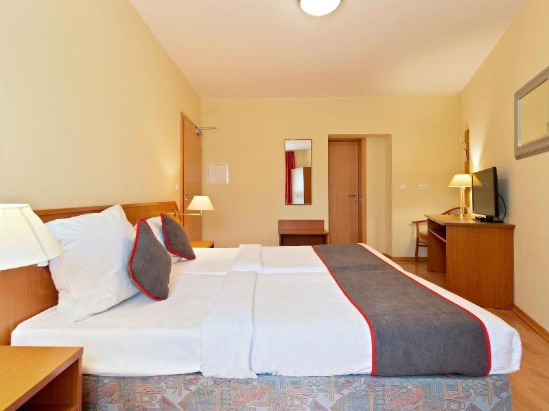 Hotel Bohemia By Vivere Stays - Oda
