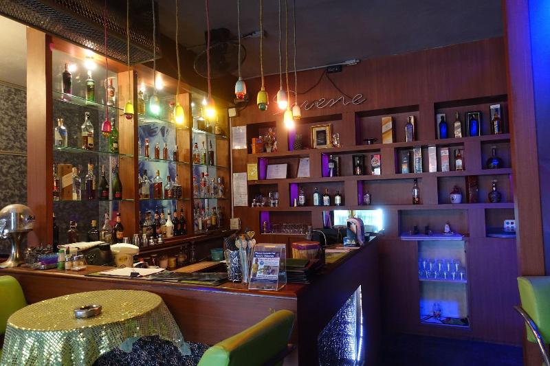 Serene Hotel - Bar